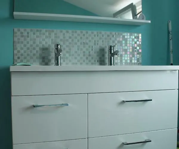 奥勒卡特公寓 * 莱萨布勒-多洛讷